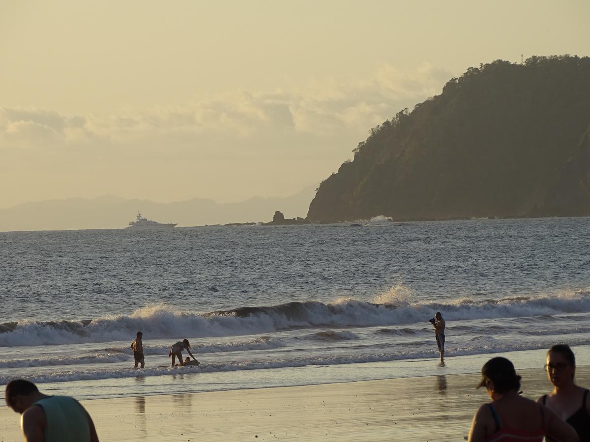 Cabinas Sunset Jaco Bagian luar foto