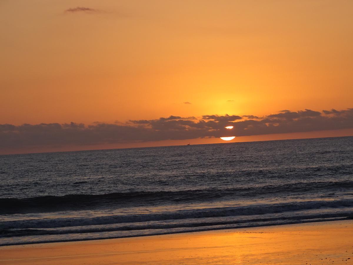 Cabinas Sunset Jaco Bagian luar foto