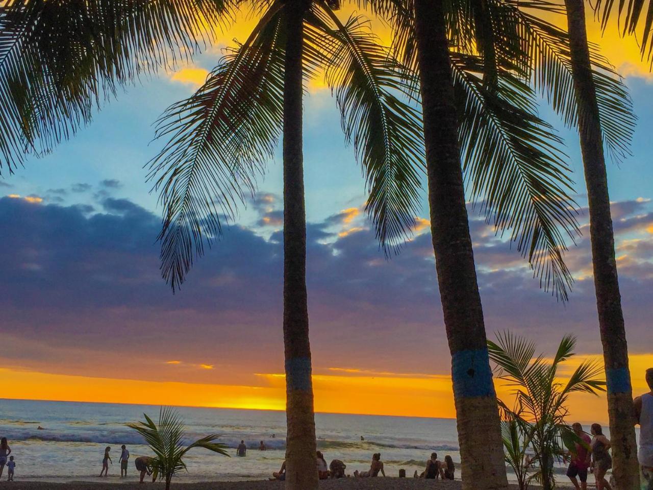 Cabinas Sunset Jaco Bagian luar foto