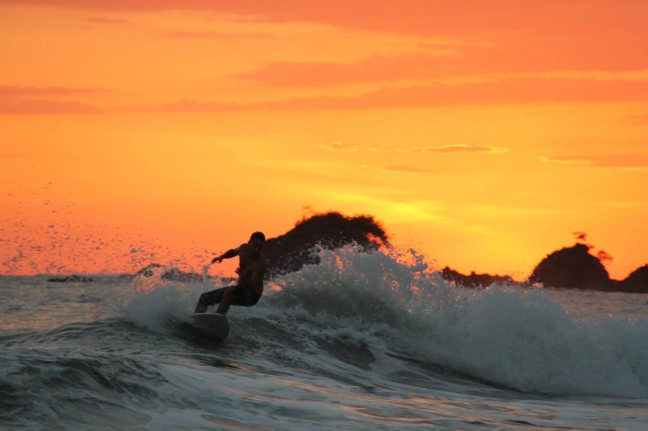 Cabinas Sunset Jaco Bagian luar foto