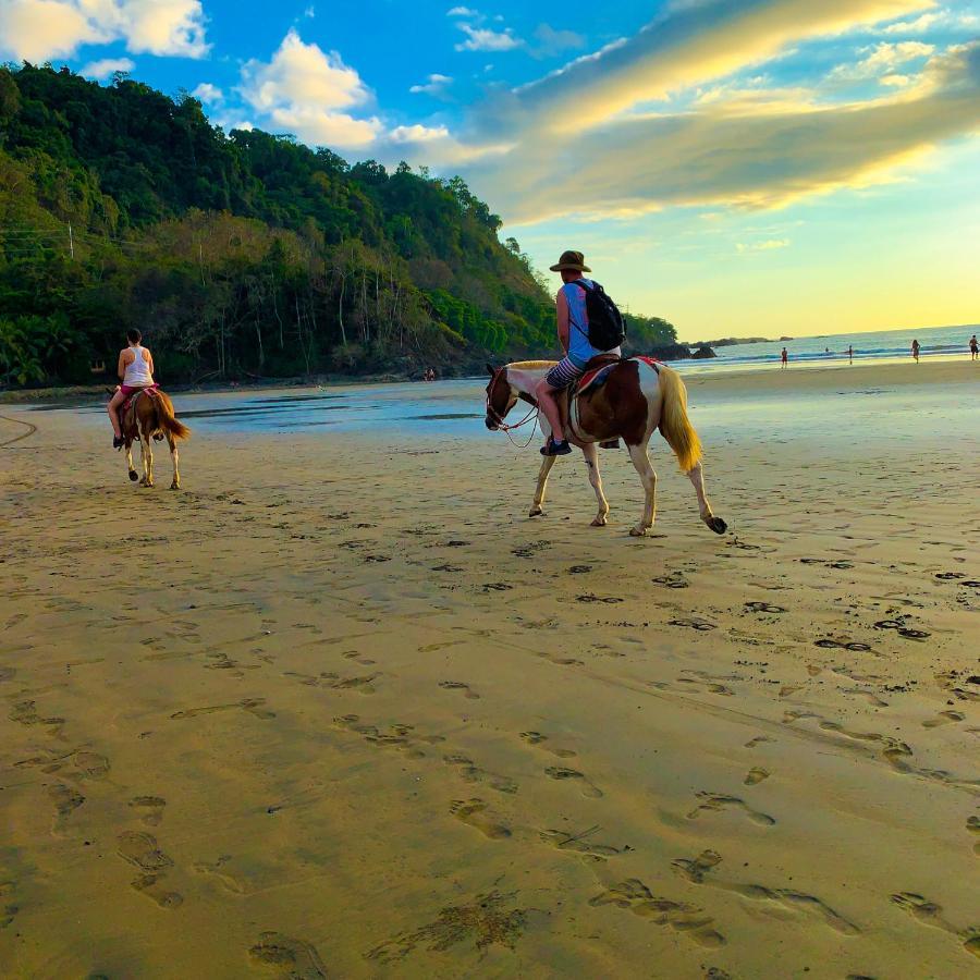 Cabinas Sunset Jaco Bagian luar foto